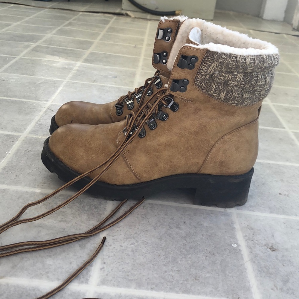 Boots - Picture 2 of 3